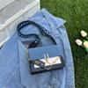 Bolsa Transversal de Ombro Único com Alça Larga Pequena para Mulheres 2025 Nova Coleção Primavera Cor Contrastante Elegante Pequena Quadrada Tendência Bolsa para o Dia a Dia