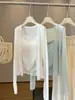 Top de tricô com proteção solar de seda gelada e mangas compridas para mulheres, nova moda de verão, fino, suave, versátil, com conjunto de duas peças de regata e cardigã
