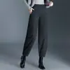 Pantalones de pana gruesos con forro polar para mujer, nuevo estilo otoño/invierno 2026, tiro alto, corte carrot, ajuste holgado, adelgazantes, largo cropped, pantalones casuales de moda y versátiles