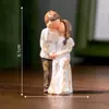Paisaje en miniatura, figura creativa y realista de pareja besándose, decoración DIY, accesorio de bola de cristal, pequeño adorno de escritorio