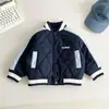 Vale do Vento 2026 Inverno Novo Estilo Coreano Bloco de Cores Jaqueta de Algodão Quente Infantil Jaqueta de Baseball Acolchoada para Meninos Roupas de Fora
