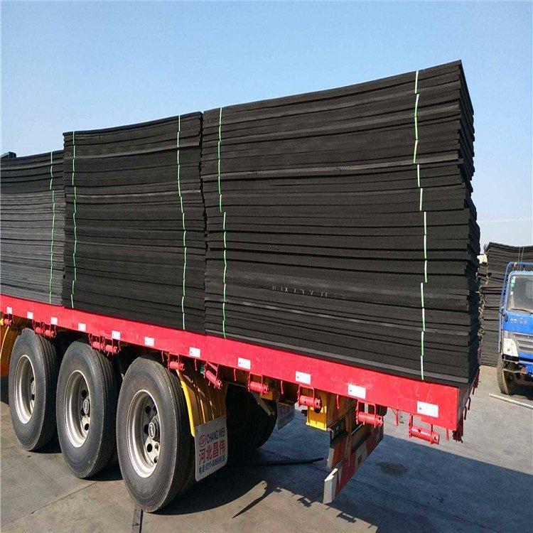 u=1352701444,780375424&fm=