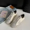 Tênis de lantejoula estrela prateada para mulheres, com sola grossa, confortável, sola macia, casual, moderno, de alta qualidade, com cadarço, esportivo, visual desgastado