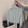 Top de Punto para Mujer Coreano de Manga Larga Azul con Cuello en V, Sentido del Diseño, Encaje Fluyente, Estilo Occidental para Mujeres Pequeñas, Otoño e Invierno 2024