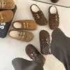 Sandalias Birkenstock de Suela Gruesa Otoño/Invierno con Hebilla Doble Dorada para Mujer 2026 Retro Gamuza Suela Suave Slip-on Perezoso Casual Versátil Zapatillas de Algodón