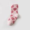 Calcetines de mujer de longitud media, medias de primavera y otoño, calcetines japoneses y coreanos de moda que combinan con todo, calcetines de fresa con forma de fruta, calcetines antideslizantes para estudiantes.