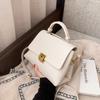 Bolso Pequeño de Nicho Advanced Sense para Mujer 2023 Nueva Moda Otoño e Invierno Retro Portátil Combinable para Todo Tipo de Outfits Explosión de Ventas Directas Hombro Cruzado