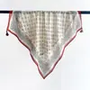 Pañuelo pequeño cuadrado de algodón y lino color marrón estilo Maillard para mujer, estilo nuevo, elegante y versátil, pañuelo decorativo para la cabeza, diadema, pañuelo de cuello, accesorio para la cintura