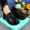 Mocasines de Suela Gruesa para Mujer 2026 Otoño Nuevos Zapatos Slip-On Estilo Británico Cómodos Antideslizantes Retro Zapatos Pequeños de Cuero