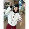 Jaqueta listrada estilo americano, top moderno masculino para primavera/outono, modelagem solta, versátil, jaqueta baseball esportiva