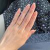 Anillo de acero de titanio que no se decolora. Anillo de amor de moda simple para mujer. Diseño de nicho famoso en Internet. Anillo de cola de joyería de mano de lujo ligero.