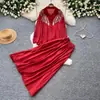 Conjunto de Dos Piezas para Mujer con Camisa y Falda Bordada con Lentejuelas y Perlas, Estilo Suave y Perezoso, para Otoño 2026, Aspecto Adelgazante y Elegante