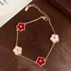 Pulsera Popular de Trébol de Cuatro Hojas de Xiaohongshu para Mujer, Versátil y Elegante, Diseño de Nicho, Estilo Lujo Ligero, Accesorio de Mano de Encaje Sencillo y Moderno