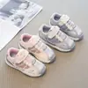 Zapatillas deportivas para niñas, nueva colección de otoño 2026, zapatillas casuales versátiles para niños, estilo princesa Forrest Gump