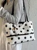 Yuezi 2026 Moda Verano Versátil Nuevo Bolso de hombro único con lunares Bolso cruzado tipo almohada Bolso baguette de lona