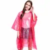 Capa impermeable desechable hecha de material PE engrosado, empaque comprimido al vacío para comercio transfronterizo, disponible con logotipo y estampado de patrones, en stock