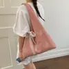 Bolsa de Tecido Xadrez com Design de Nicho para Mulheres Primavera/Verão 2026 Estilo Fresco Bolsa de Ombro Bordada Floral Bolsa Tote de Grande Capacidade