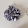 Goma de pelo de satén de alta gama con bordes de pedrería para mujer, estilo retro de celebridad de internet, para coleta baja, accesorio para el cabello de lujo ligero