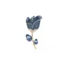 Broche de Alta Gama con Sentido de Sofisticación, Diseño de Nicho Japonés y Coreano, Ramillete de Rosa Roja, Elegante Pin de Seguridad Anti-Exposición para Mujer de Alta Gama y Uso Pesado