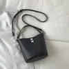 Bolsos Pequeños de Alta Gama de Moda para Mujer Este Año 2026 Nuevo Versátil Retro Hombro Cruzado Bolso Madre-Hija Bolso Cubo Moda