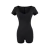 Mono Gris Nuevo Estilo Primavera 2026 para Mujer Deportivo Ajustado Camiseta Interior Efecto Adelgazante Top de Manga Corta Abotonado con Cuello Redondo
