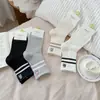 Calcetines de punto de media pantorrilla estilo coreano 2026 con bordado de oso para mujer, calcetines casuales ligeros de algodón a rayas versátiles para primavera y verano