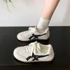 Tênis de treino alemães 2026 para mulheres, tênis casuais planos versáteis novos para primavera e outono, estilo retro Forrest Gump, que fazem os pés parecerem menores