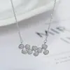 Cadena de Clavícula de Zirconia Chapada en Oro Real Temperamento Cadena de Clavícula para Mujer Sensación de Alta Gama Collar de Perlas Francesas Retro Collar de Trébol de Cuatro Hojas de la Suerte