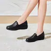 Zapatos de cuero para mujer, antideslizantes, de suela blanda, cómodos para madres, parte superior suave y cuero, tacón de cuña cómodo, zapatos de trabajo para mujeres de mediana edad, zapatos de cuero, zapatos planos para mujer