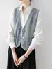 Colete Feminino 2026 Nova Moda Primavera/Verão Estiloso Azul Decote V com Acabamento de Pérolas para Usar em Camadas com Colete Jeans