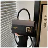 Bolso de Mano Cuadrado Pequeño de Alto Valor Nuevo Otoño 2025 Moda Casual Simple Versátil Moderno Bolso de Hombro Único Cruzado