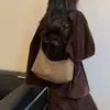 Bolso cruzado con remaches transfronterizos en la axila, nueva colección otoño/invierno 2026, bolso de hombro retro versátil, bolso cruzado elegante y único