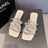 Pantuflas planas de talla grande para mujer para uso exterior 2024 Verano Nueva llegada Pedrería Estilo coreano Pantuflas de una palabra Distintivas Modernas Para combinar con todo Sandalias y pantuflas