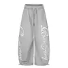 Calça de moletom estilo retrô americano com estampa lateral de letras e decoração de rebites, unissex, modelagem solta, perna larga, calça casual, tendência para 2026