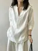 Atuendo Estilo Old Money: Camisa de Lino Blanca de Cuello en V para Mujer, Casual de Verano, Top de Algodón y Lino Relajado y Holgado