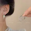 Brincos de Argola Metálicos de Camadas de Alto Padrão Estilo Europeu e Americano Mesma Peça de Influenciadores e Blogueiros Brincos Simples de Nicho Versáteis para Mulheres