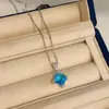 Collar de acero inoxidable con borla de gota de agua de circón europeo y americano, lujo ligero con un toque de alta gama, cadena para la clavícula de nicho, estilo minimalista, accesorio versátil
