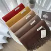 Jm Versión Coreana Versátil Color Sólido Cachemira Sintética Rojo de Año Nuevo Bufanda Otoño e Invierno Cálida Unisex Moda Estilo Borla