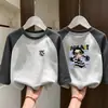 Camiseta de Manga Longa com Gola Redonda Color Block para Crianças Médias e Grandes Meninas Estilosa de Nicho Camada Interna Camiseta Base Estampada Top Outono/Inverno 2026