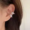 Brincos de Clipe Geométricos de Folha Coreanos com Diamantes Brilhantes para Mulheres, Design Simples de Nicho, Modernos e Versáteis, High-End, Brincos de Luxo Acessível