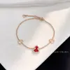 Colar V Gold Edição Artesanal Fina Cabaceira Qilin Wulu Tamanho Médio Madrepérola Branca Ágata Vermelha Banhado a Ouro Rosa 18K Gravação de Precisão CNC