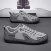 Sapatos Masculinos, Couro Respirável, Malha Fina, Sapatos Slip-On de Malha, Tênis Esportivos Retro Casuais, Sapatos Brancos Forrest Gump para Todas as Estações