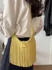 Bolso de hombro personalizado estilo coreano para mujer, nuevo modelo de verano 2026, bolso de mano y bolso de axila de gran capacidad con borlas, moderno y a la moda