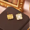 Brincos de Trevo de Quatro Folhas em Madrepérola Natural, Luxo Acessível e Brincos Banhados a Ouro Real com Zircônia Microcravejada de Alta Qualidade, Brincos Exquisitos e Modernos