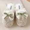 2026 Nuevas Zapatillas de Algodón Cálidas Antideslizantes para Pareja, Dulce Lindo Moño, Zapatos de Felpa para Maternidad para Hombres y Mujeres Invierno