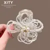 Presilha de garra branca floral com pérolas, estilo delicado, novo modelo para cabelos finos, acessório de cabelo de alta qualidade para mulheres, adequado para a parte de trás da cabeça