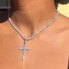 Colar com Pingente Cruzado Estilo Doce e Cool Mais Vendido na Europa e América Corrente para Clavícula Colar de Pérola Artificial Colar Personalizado da Moda para Mulheres