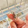 Hebilla a Prueba de Escape para Loro Pestillo de Jaula para Pájaros Jaula de Seguridad Puerta de Jaula Pequeña Accesorios de Escape Broche de Langosta Seguro para Jaula de Pájaros