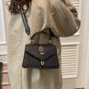 Bolso de Mujer Estilo Occidental 2025 Nueva Moda de Primavera Bolso Cruzado de un Solo Hombro Bolso Cuadrado Pequeño Tejido Retro Indentado