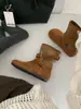 Nuevas botas cortas de trabajo estilo Martin para mujer, de cuero suave mate para otoño, con hebilla de estilo vintage, punta ancha, suela plana, slip-on